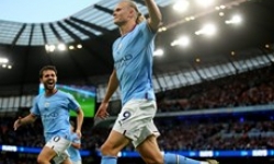 Premier League: Man City 'hủy diệt' tân binh, Liverpool thắng nhọc