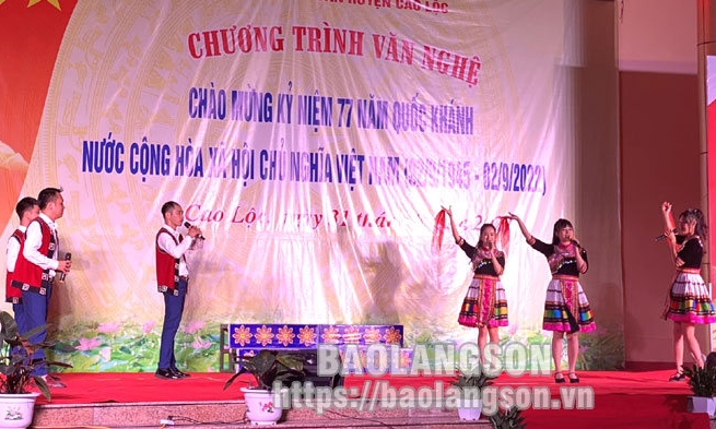 Cao Lộc: Tổ chức chương trình văn nghệ chào mừng kỉ niệm 77 năm Quốc khánh nước Cộng hòa Xã hội chủ nghĩa