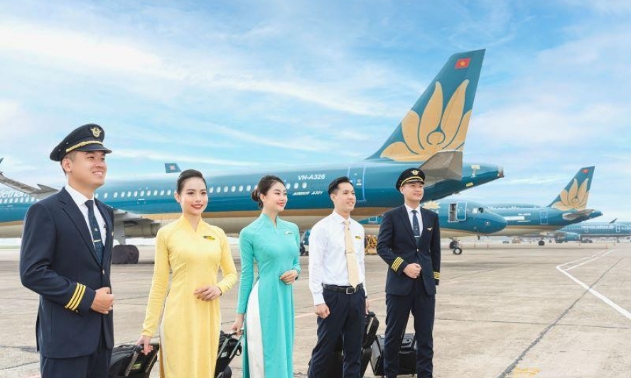 Vietnam Airlines làm thủ tục trực tuyến tại sân bay Buôn Ma Thuột