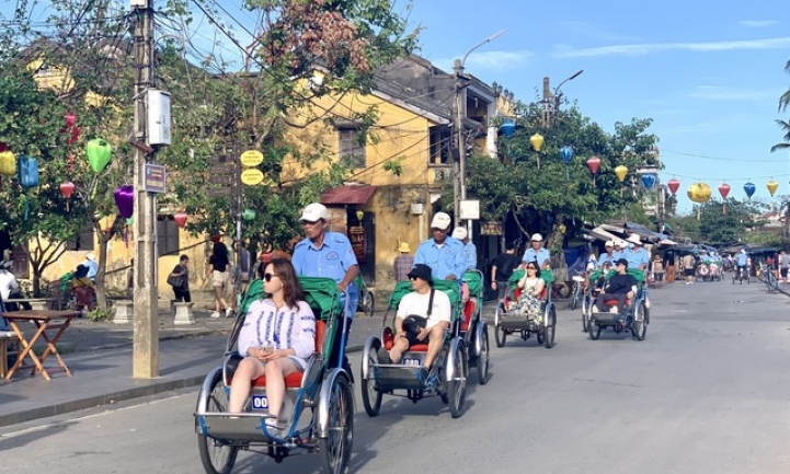 Người Hội An chung tay bảo vệ di sản trong mùa mưa bão