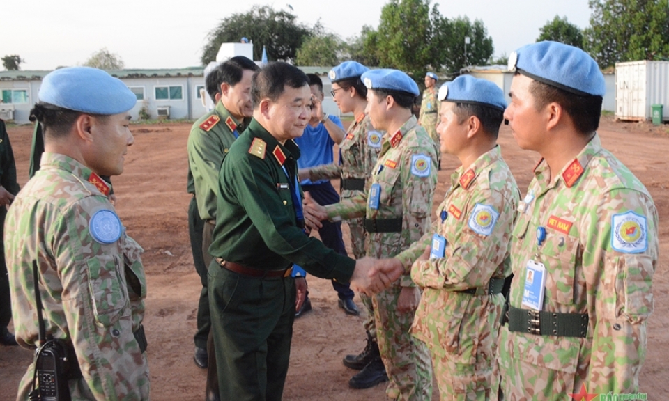 Thượng tướng Hoàng Xuân Chiến thăm, làm việc với các lực lượng gìn giữ hòa bình của Việt Nam tại Phái bộ