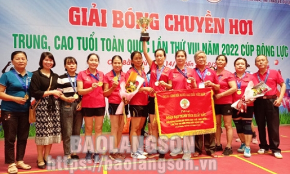 Lạng Sơn đoạt giải nhất tại giải bóng chuyền hơi trung, cao tuổi toàn quốc nội dung nữ, nhóm tuổi từ