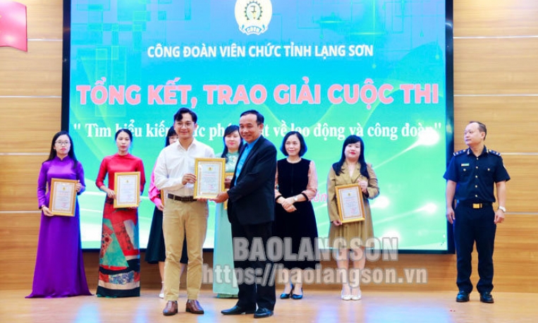 đoàn Viên chức tỉnh tổ chức tập huấn nghiệp vụ và trao giải cuộc thi “Tìm hiểu kiến thức pháp luật về