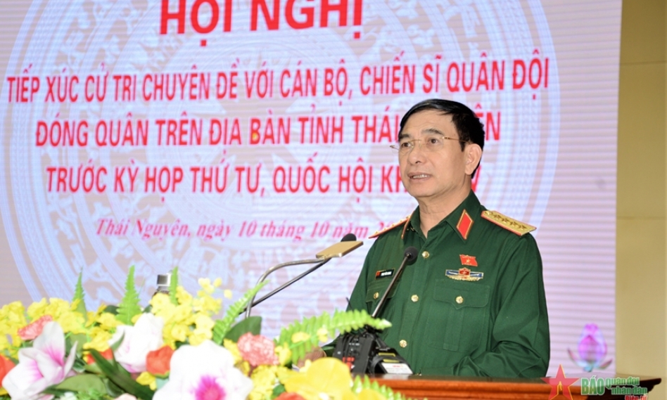 Đại tướng Phan Văn Giang tiếp xúc cử tri chuyên đề tại Bộ tư lệnh Quân khu 1