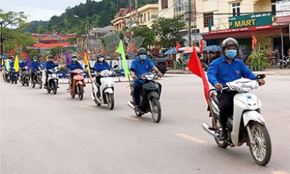 Các cấp bộ đoàn phát huy vai trò đảm bảo an toàn giao thông