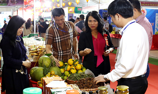 Hội chợ Thương mại quốc tế Việt – Trung “Cầu nối” đưa sản phẩm OCOP vươn xa