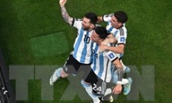 World Cup 2022: Messi tỏa sáng giúp Argentina giữ hy vọng đi tiếp