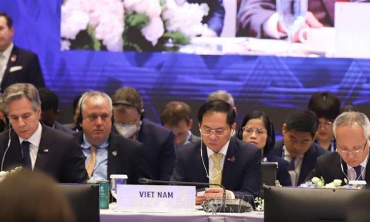 Việt Nam kêu gọi APEC hợp tác để thúc đẩy tăng trưởng cân bằng, bền vững