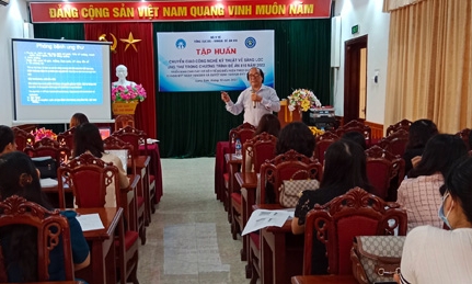 Tập huấn chuyển giao công nghệ, kỹ thuật sàng lọc ung thư và khám sàng lọc miễn phí cho người dân