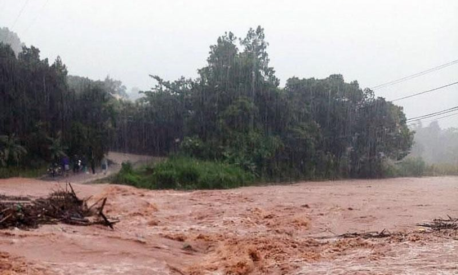 Trung Bộ mưa lớn kéo dài, nguy cơ lũ quét, sạt lở đất ở vùng núi