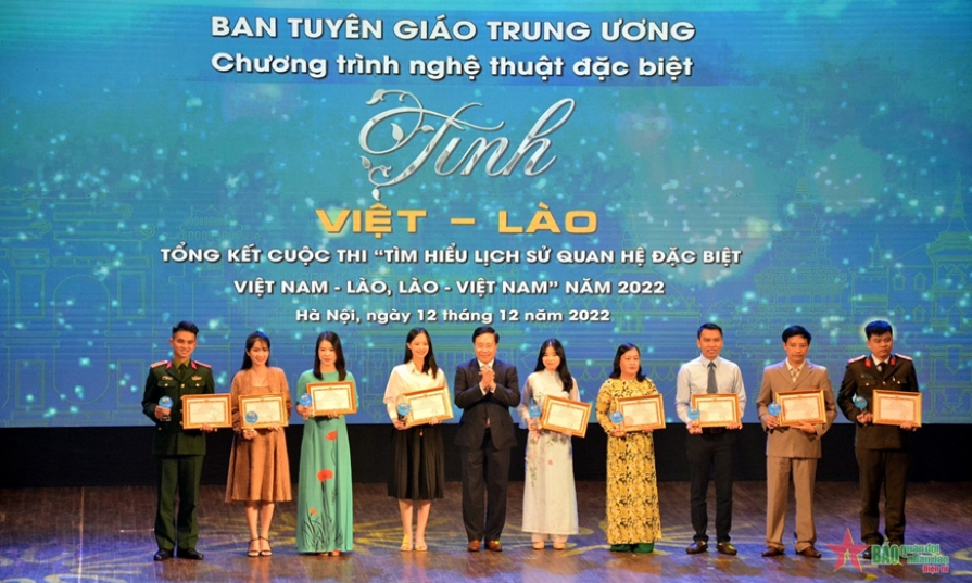 Chung sức đưa quan hệ Việt Nam - Lào lên những tầm cao mới