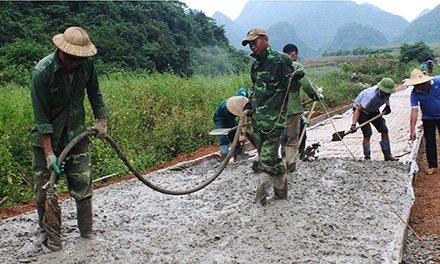 Khơi sức dân xây dựng nông thôn mới