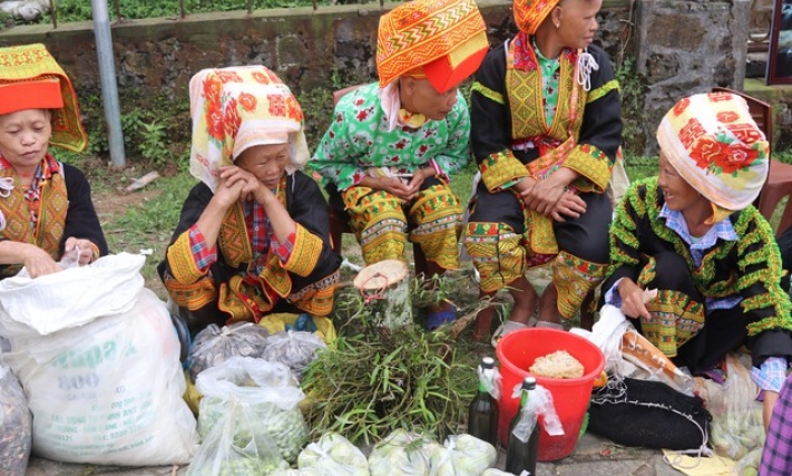 Đến với chợ phiên vùng cao