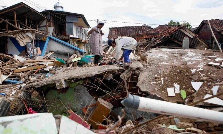 Động đất có độ lớn 6,2 làm rung chuyển các đảo Java và Bali của Indonesia