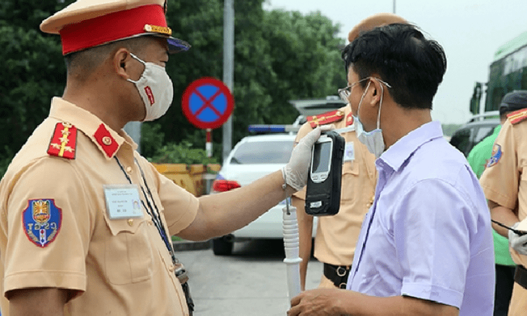 Ngăn chặn 'ma men' lái xe