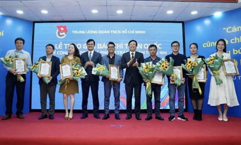 Trao 34 giải báo chí về công tác Đoàn và phong trào thanh thiếu nhi năm 2022