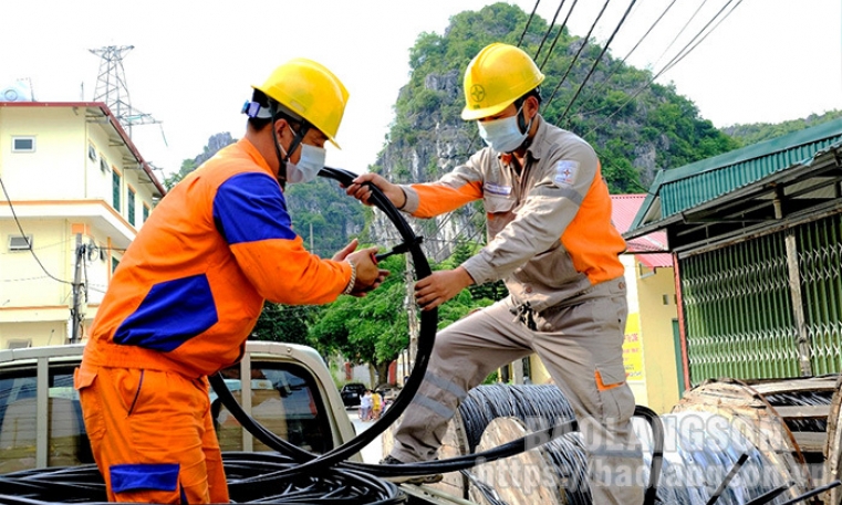 Sẵn sàng cấp điện phục vụ bơm nước tưới vụ Đông Xuân