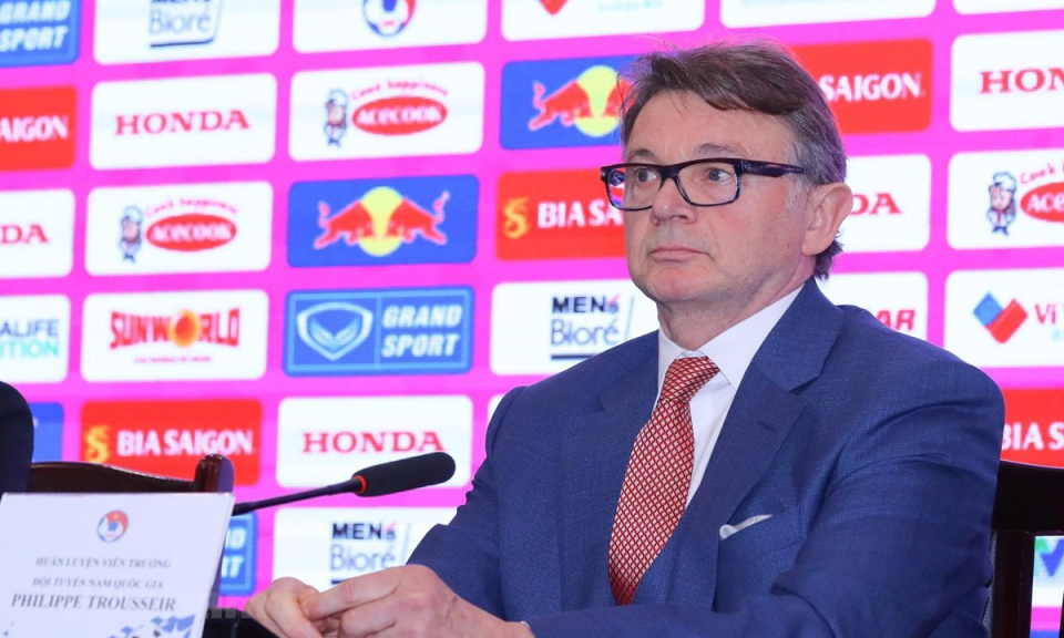 HLV Philippe Troussier chính thức ký hợp đồng với bóng đá Việt Nam