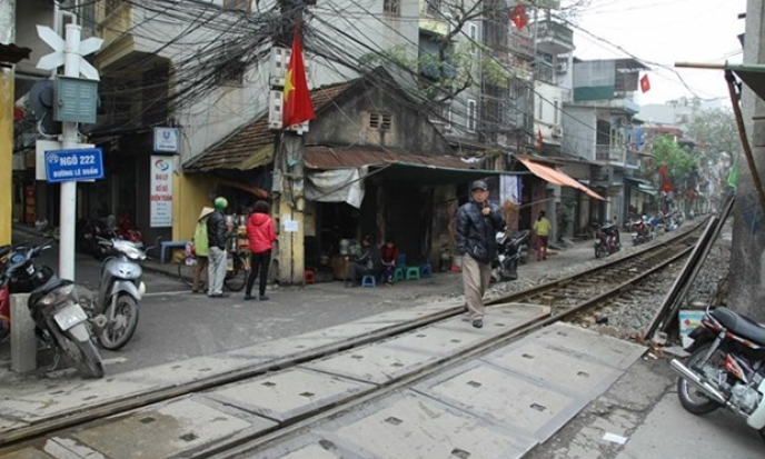 Ngành đường sắt đã xóa bỏ hàng trăm lối đi tự mở để ngăn tai nạn