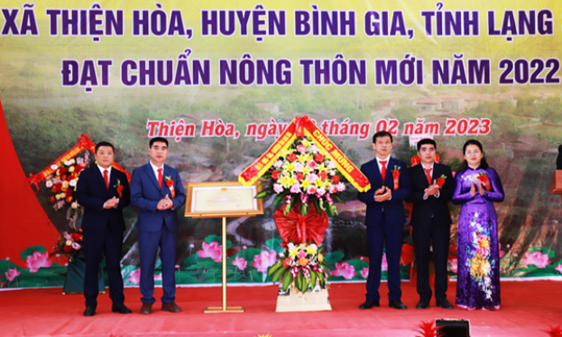 Thiện Hòa đón bằng công nhận đạt chuẩn nông thôn mới