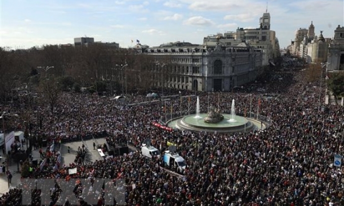 Tây Ban Nha: Biểu tình lớn tại Madrid đòi tăng đầu tư cho y tế công