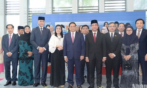 Thủ tướng Phạm Minh Chính thăm Đại học quốc gia Brunei Darussalam