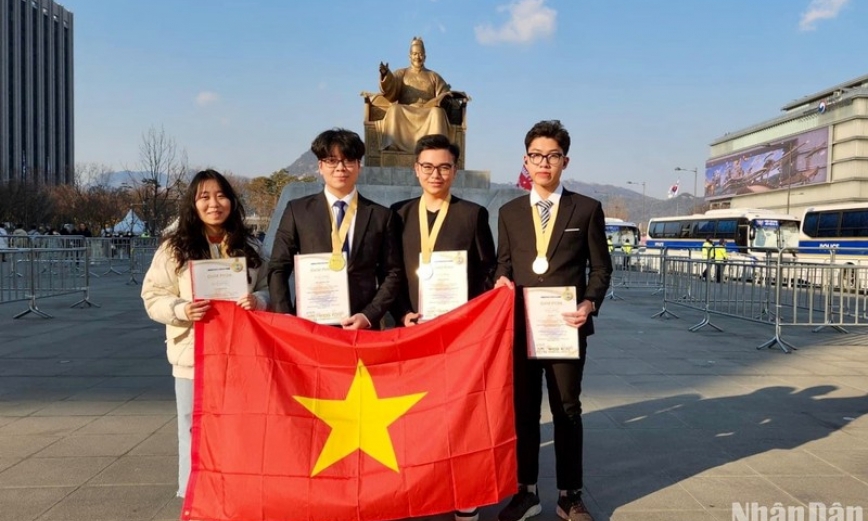 4 học sinh trung học đoạt Huy chương Vàng Olympic Phát minh và Sáng tạo thế giới