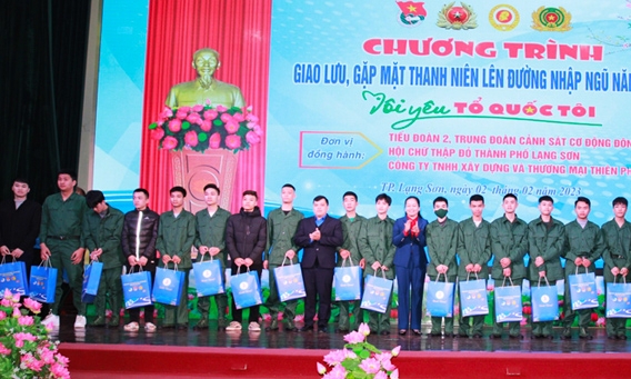 Thành phố Lạng Sơn giao lưu, gặp mặt thanh niên lên đường nhập ngũ