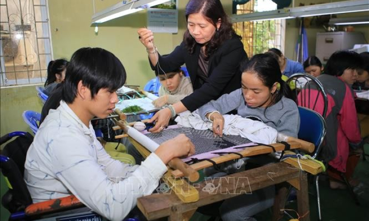 Giải pháp tạo việc làm cho người khuyết tật