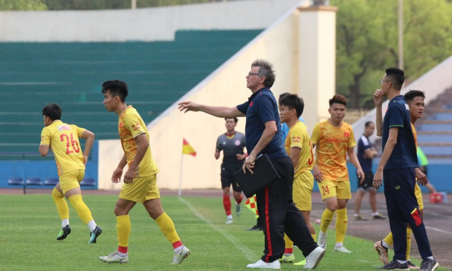 HLV Philippe Troussier có trận thắng đầu tiên cùng U23 Việt Nam