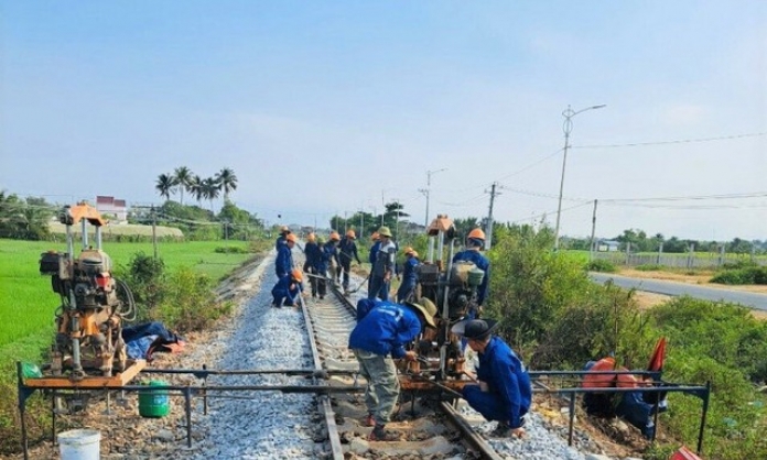 Thi công đồng loạt 3 dự án cải tạo, nâng cấp tuyến đường sắt quốc gia