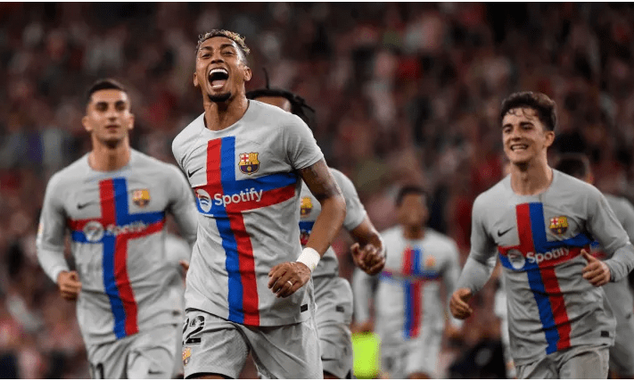 Barcelona củng cố ngôi đầu, Juventus đại thắng