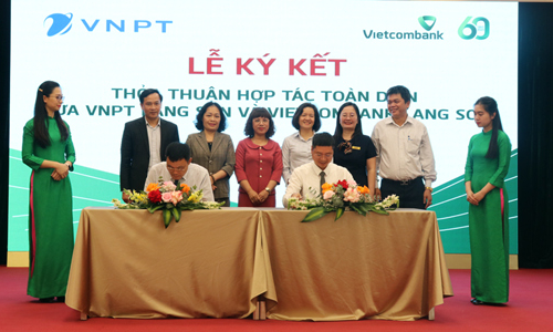 Vietcombank Lạng Sơn và VNPT Lạng Sơn ký kết thỏa thuận hợp tác toàn diện