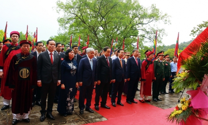 Lãnh đạo Đảng, Nhà nước dâng hương tưởng niệm các Vua Hùng