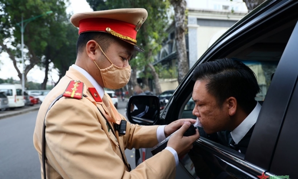 Vi phạm nồng độ cồn tham gia giao thông: Cần xử lý kiên quyết để người dân thượng tôn pháp luật