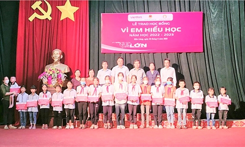 Hữu Lũng: Thực hiện tốt xã hội hóa công tác khuyến học, khuyến tài