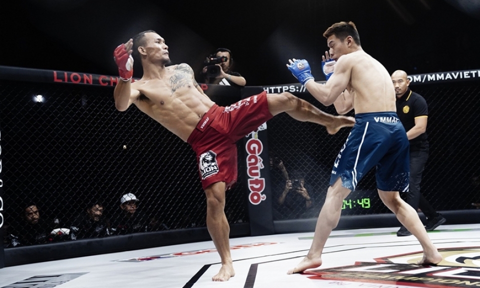 Lý Tiểu Long của Trung Quốc bị võ sĩ Việt Nam hạ knock-out