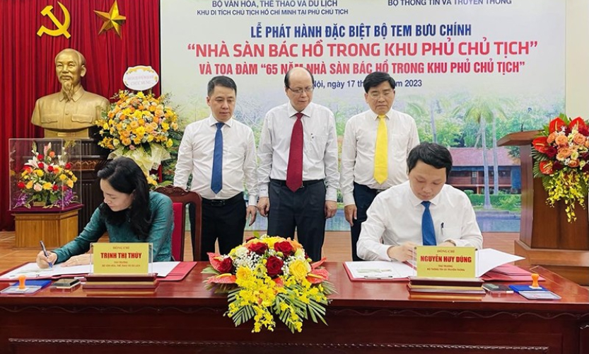 Phát hành bộ tem bưu chính “Nhà sàn Bác Hồ trong Khu Phủ Chủ tịch”