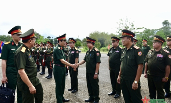 Thượng tướng Nguyễn Tân Cương thăm Sư đoàn chủ lực Quân đội Lào