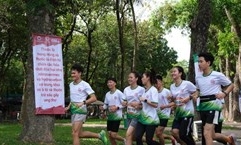 Giải chạy marathon thanh niên Việt Nam nói không với thuốc lá điện tử