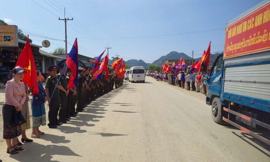 Hồi hương hài cốt liệt sĩ là quân tình nguyện và chuyên gia Việt Nam hy sinh tại Lào