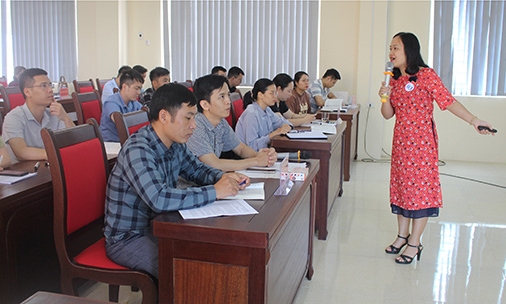 Giảng viên học và làm theo Bác bằng những việc làm thiết thực