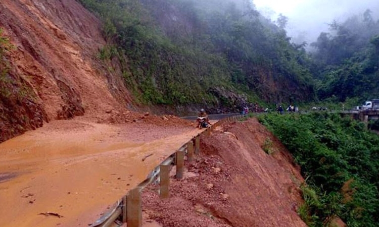 Nhiều khu vực tiếp tục mưa dông, đề phòng lũ quét, sạt lở