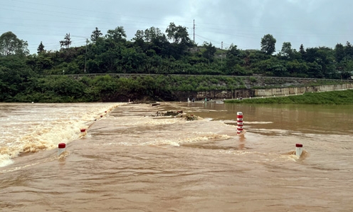 Lạng Sơn: Mưa kéo dài, mực nước sông Trung vượt báo động 2