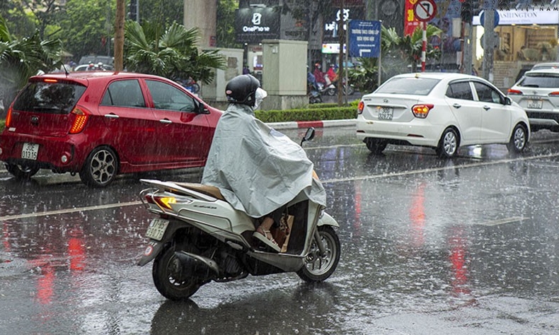 Chiều tối và đêm 22/6, nhiều nơi ở Bắc Bộ có mưa rất to