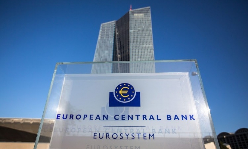 ECB kiên trì chống lạm phát ngay cả khi kinh tế Eurozone yếu đi