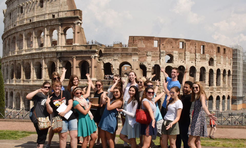 “Quả bom hẹn giờ” đối với Italy