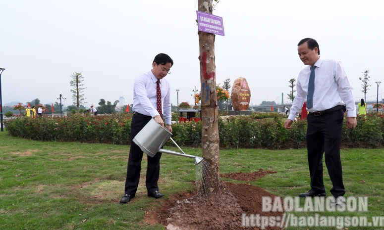 phố Lạng Sơn khánh thành và gắn biển công trình chào mừng kỷ niệm 90 năm ngày truyền thống Đảng bộ tỉnh