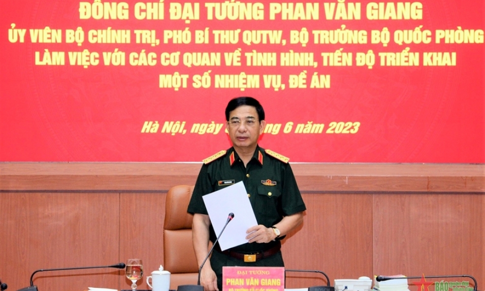 Đại tướng Phan Văn Giang làm việc với các cơ quan về tình hình, tiến độ triển khai một số nhiệm vụ, đề