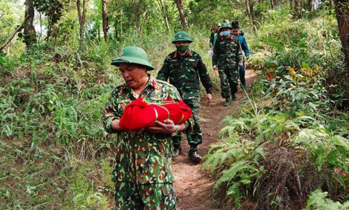 Vượt gian khó đưa các anh về